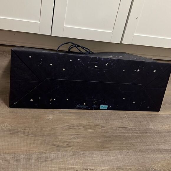 Gucci Authentic 2022 Equilibrium Navy & Light Blue 'Cosmogonie' Constellation Me - Picture 7 of 7